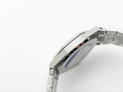 Royal Oak Ladies 67650ST 33mm SS/SS Wht/Stk ZF Sw Qtz