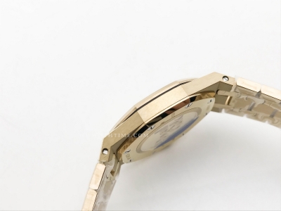 Royal Oak Ladies 67651BA Dia YG/YG Wht/Stk ZF Sw Qtz