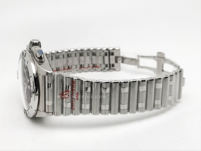 Chronomat B01 Wales SS/SS Red/Stk BLS Asia 7750