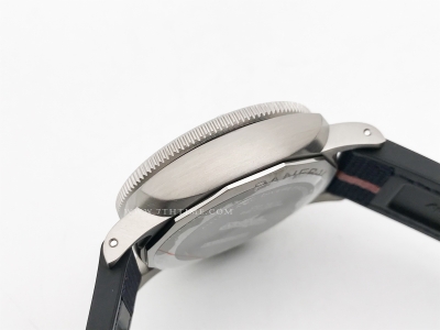 Submersible GMT Luna Rossa 42mm TI/NY Blue VSF P900