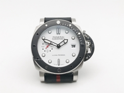 PAM 1579 Submersible Luna Rossa SS/RU White VSF P900