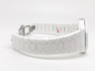 Royal Oak 41mm 15500 Wht CER/CER Blue APSF A4302