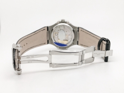 Nautilus Moon Phase 5722 Dia SS/LE Blue PPF A240