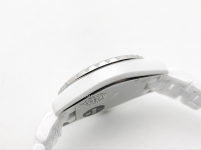 XHANEL J-12 38mm Wht CER/CER Wht/Blue Num HTF A2892