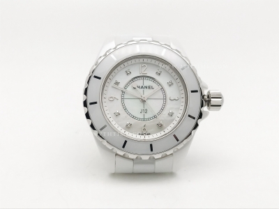 XHANEL J-12 33mm Wht CER/CER W-MOP/Dia HTF Qtz