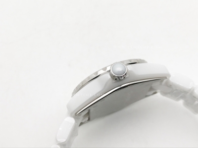 XHANEL J-12 33mm Wht CER/CER W-MOP/Dia HTF Qtz