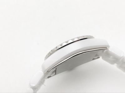 XHANEL J-12 33mm Wht CER/CER W-MOP/Dia HTF Qtz