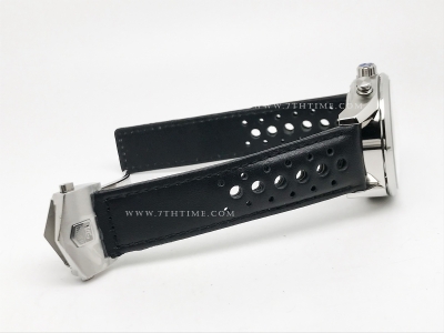 Carrera Chrono 42mm Wht SS/LE Blk/Wht A8F VK63A