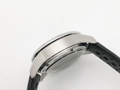 Carrera Chrono 42mm Wht SS/LE Blk/Wht A8F VK63A