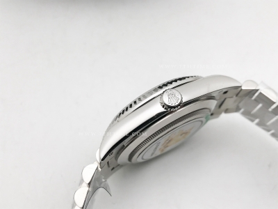 DayDate 40mm 228239 904L Flt Wt WG/WG Blue/Rm KF VR3255