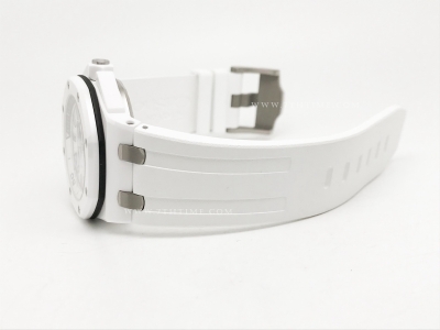 Royal Oak Offshore Diver 15707 Wht CER/RU Wht ZF A3120