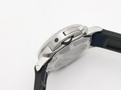 Submersible Luna Rossa 44mm SS/NY Blue VSF P900