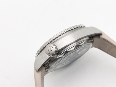 Planet Ocean 43.5mm Brz Cer SS/RU Beige VSF A8900