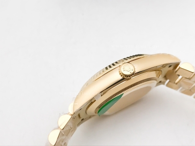 DayDate 40mm 904L Flt Wt YG/YG C-Blk/Stk TMF SH3255