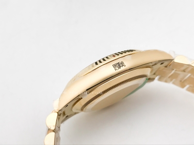 DayDate 40mm 904L Flt Wt YG/YG C-Blk/Stk TMF SH3255