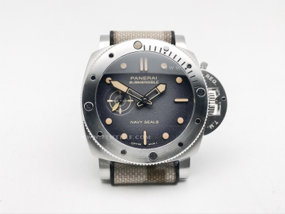 PAM 1518 Sub Navy Seals 44mm SS/RU G-Blk VSF P900