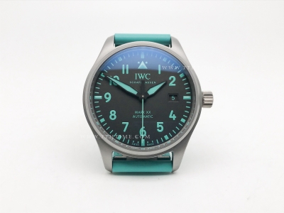 Mark XX Mercedes-AMG PETRONAS F1 TI/RU Blk M+F MY9015