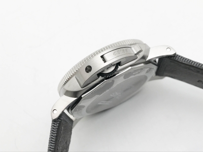 Submersible QuarantaQuattro 44mm SS/NY Anth VSF P900