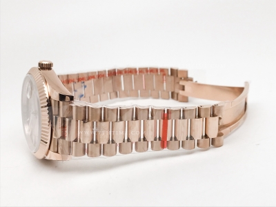 DayDate 40mm 904L Flt RG/RG Gold/Stk GMF VR3255