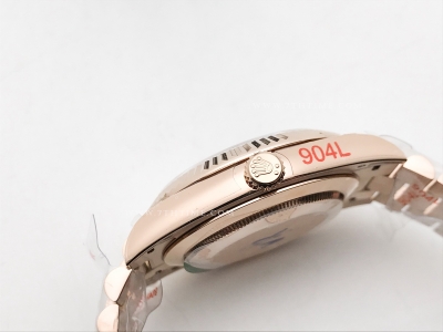 DayDate 40mm 904L Flt RG/RG Wht/Rm GMF VR3255