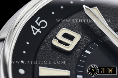 Jaeger Lecoultre Polaris Automatic Black Dial with Numeral and Stick Markers Black Rubber Strap