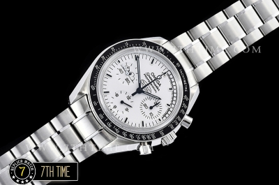 SpeedMaster Series Snoopy Limited Edition Black Tachymeter Bezel  White Dial with White Subdials and Snoopy Insignia Solid Stainless Steel 316L Bracelet
