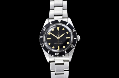 Tudor Vintage Submariner Ref. 7923 (1955) Black Dial with Vintage Creamy Yellow markers & matching hands Solid Stainless Steel 316L Oyster Bracelet